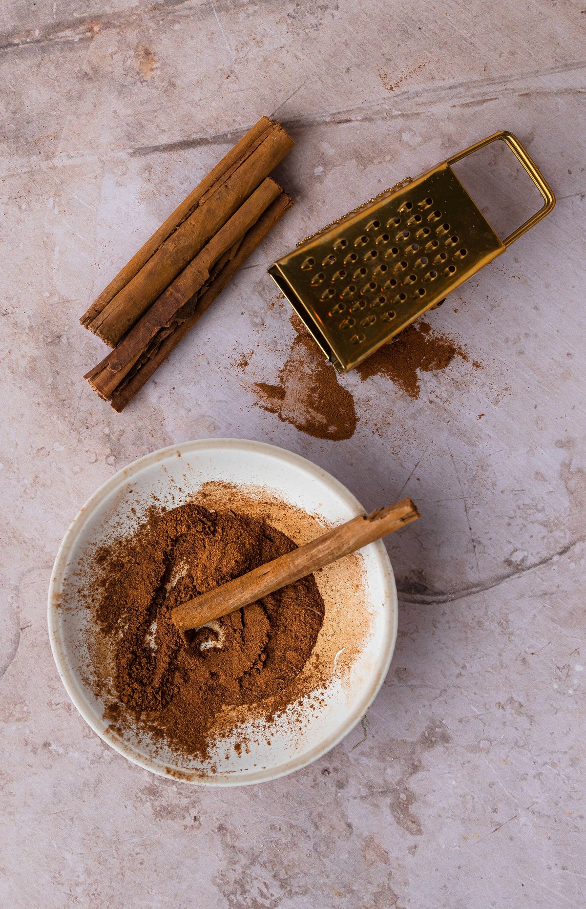 Signature Cinnamon Vanilla 12 oz scented candle