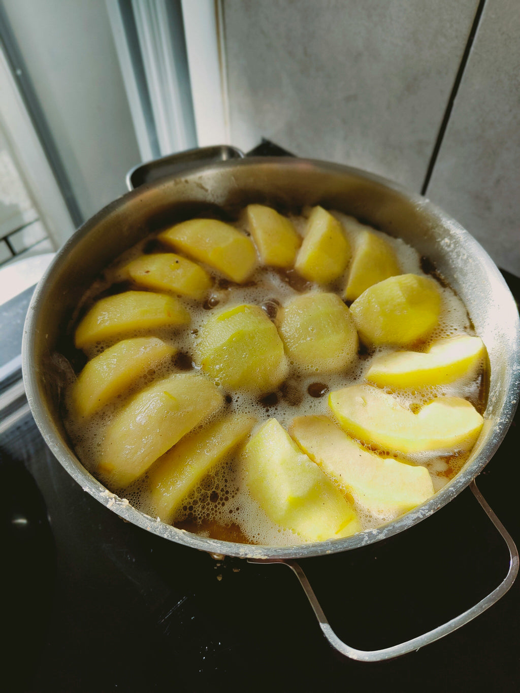 Signature Apple Cider 12 oz scented candle